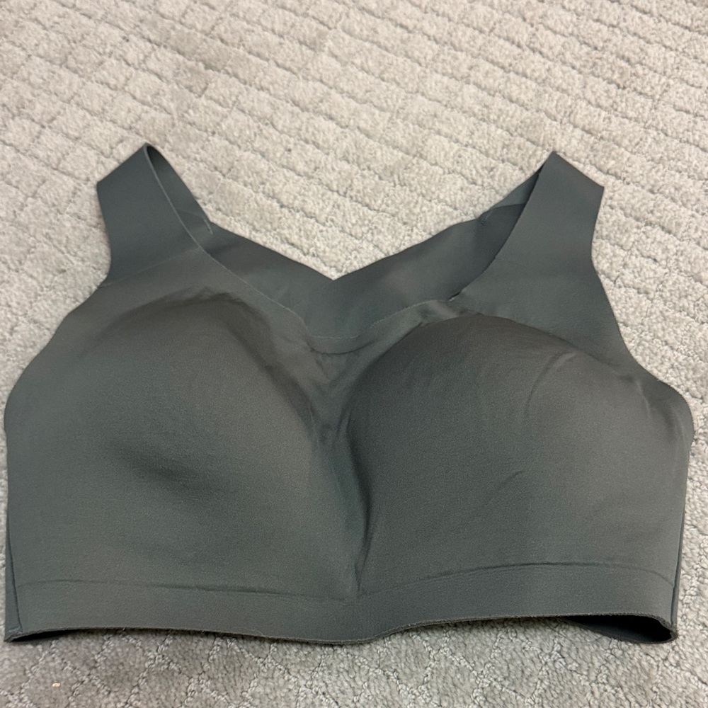 Lululemon Enlite sports bra